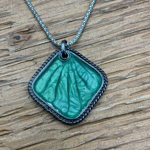 Kenneth Cole Elegant Green Enamel Square Twisted Metal Border Pendant
